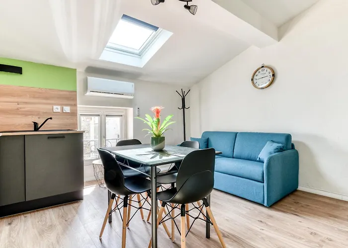 Cote Palais 2 Avec Netflix - Fibre - Proche Cite Apartment *